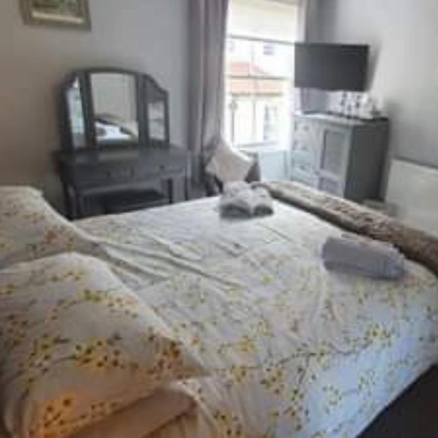 The Royal George Staithes Bed & Breakfast Exterior photo